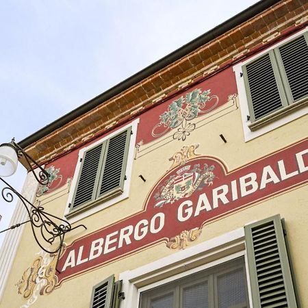 Albergo Ristorante Garibaldi Cisterna dʼAsti المظهر الخارجي الصورة