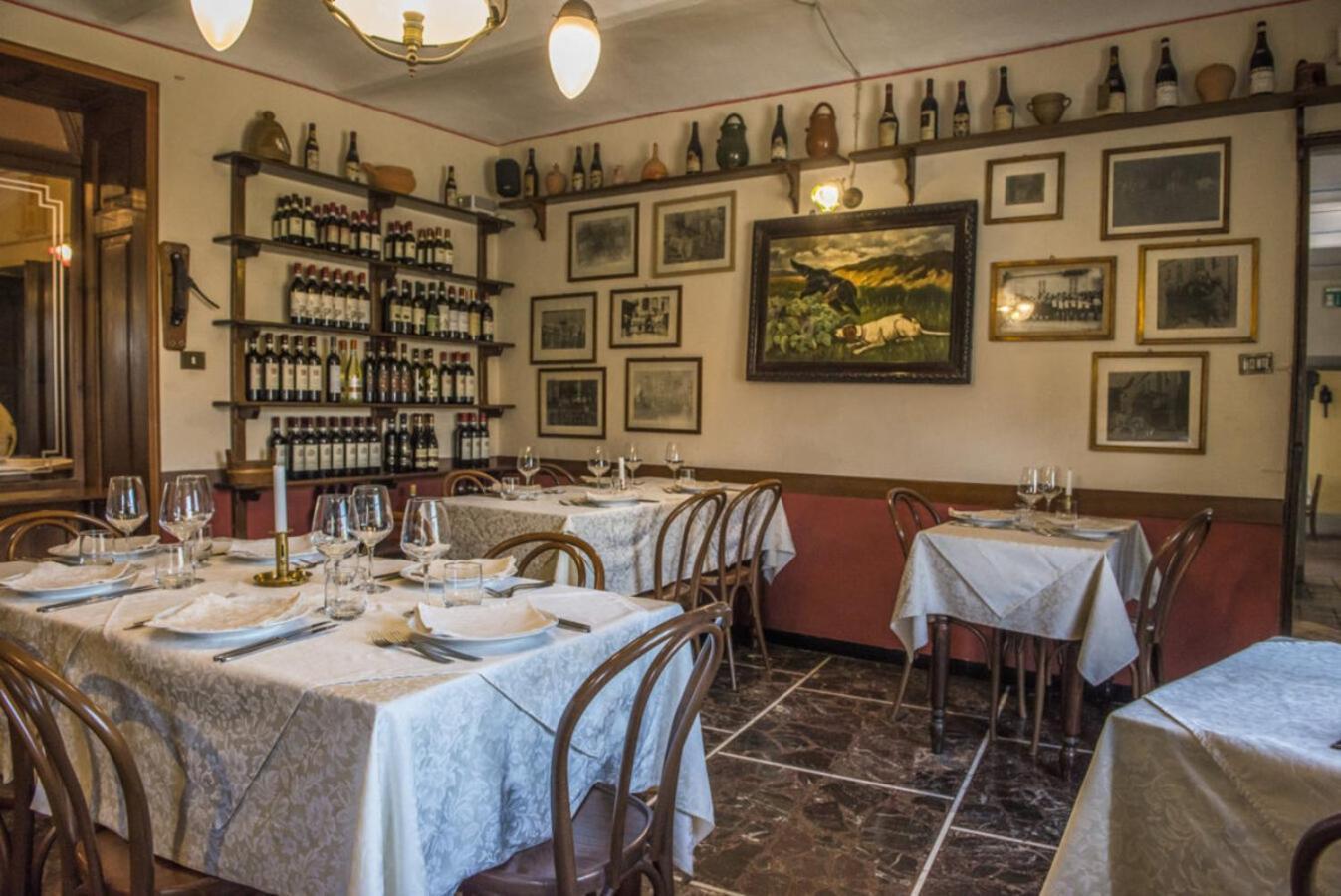 Albergo Ristorante Garibaldi Cisterna dʼAsti المظهر الخارجي الصورة