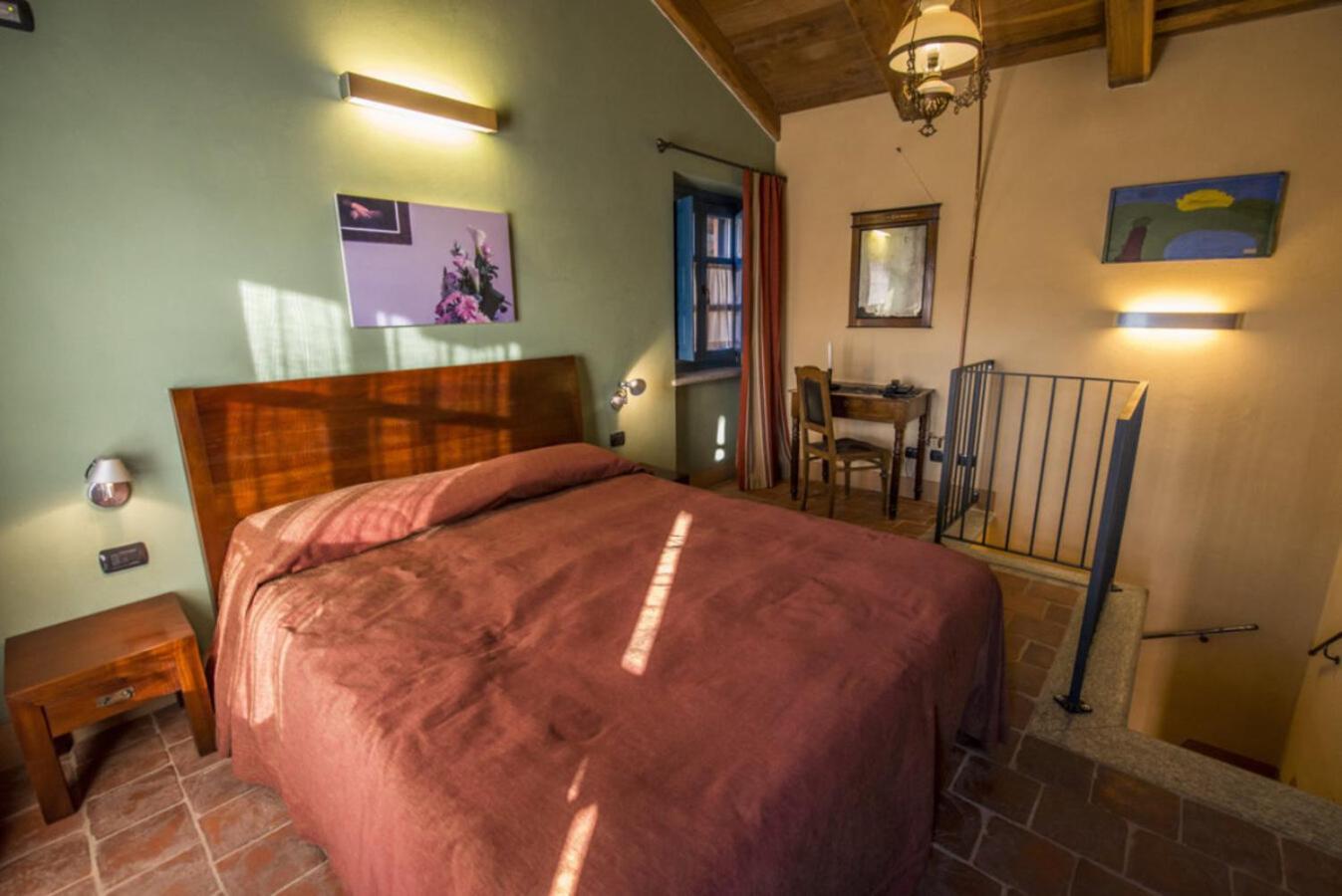 Albergo Ristorante Garibaldi Cisterna dʼAsti المظهر الخارجي الصورة