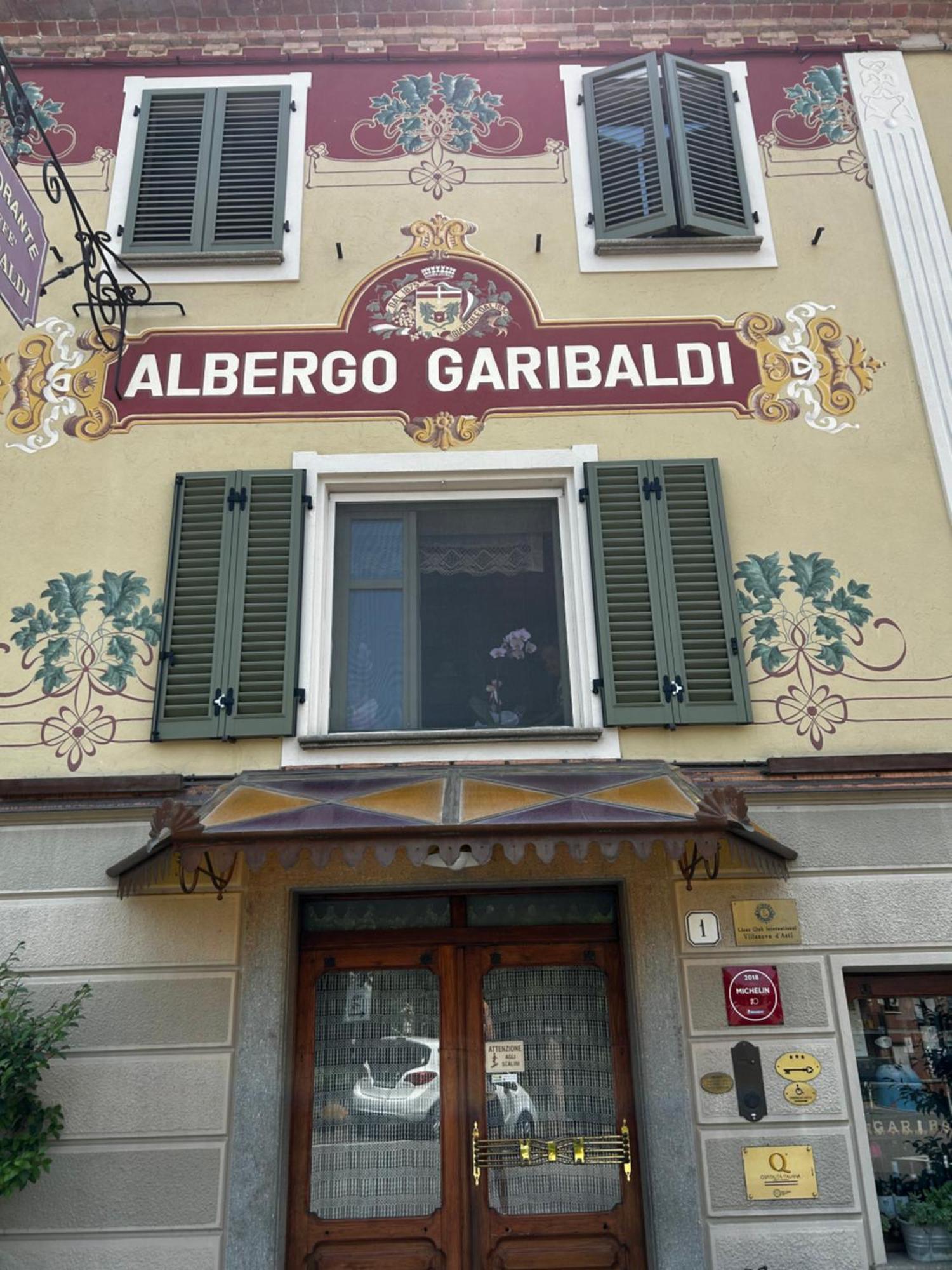 Albergo Ristorante Garibaldi Cisterna dʼAsti المظهر الخارجي الصورة
