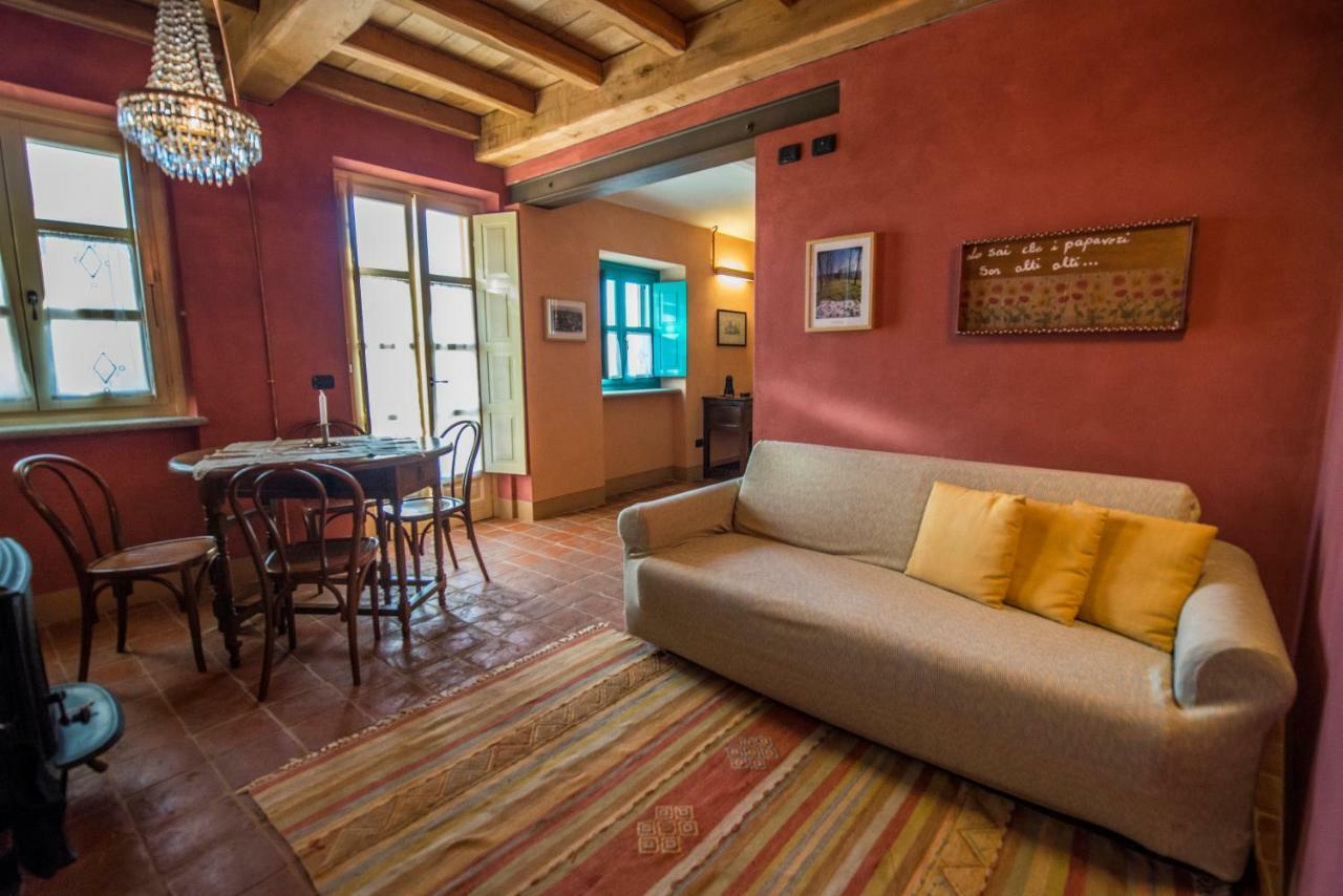 Albergo Ristorante Garibaldi Cisterna dʼAsti المظهر الخارجي الصورة
