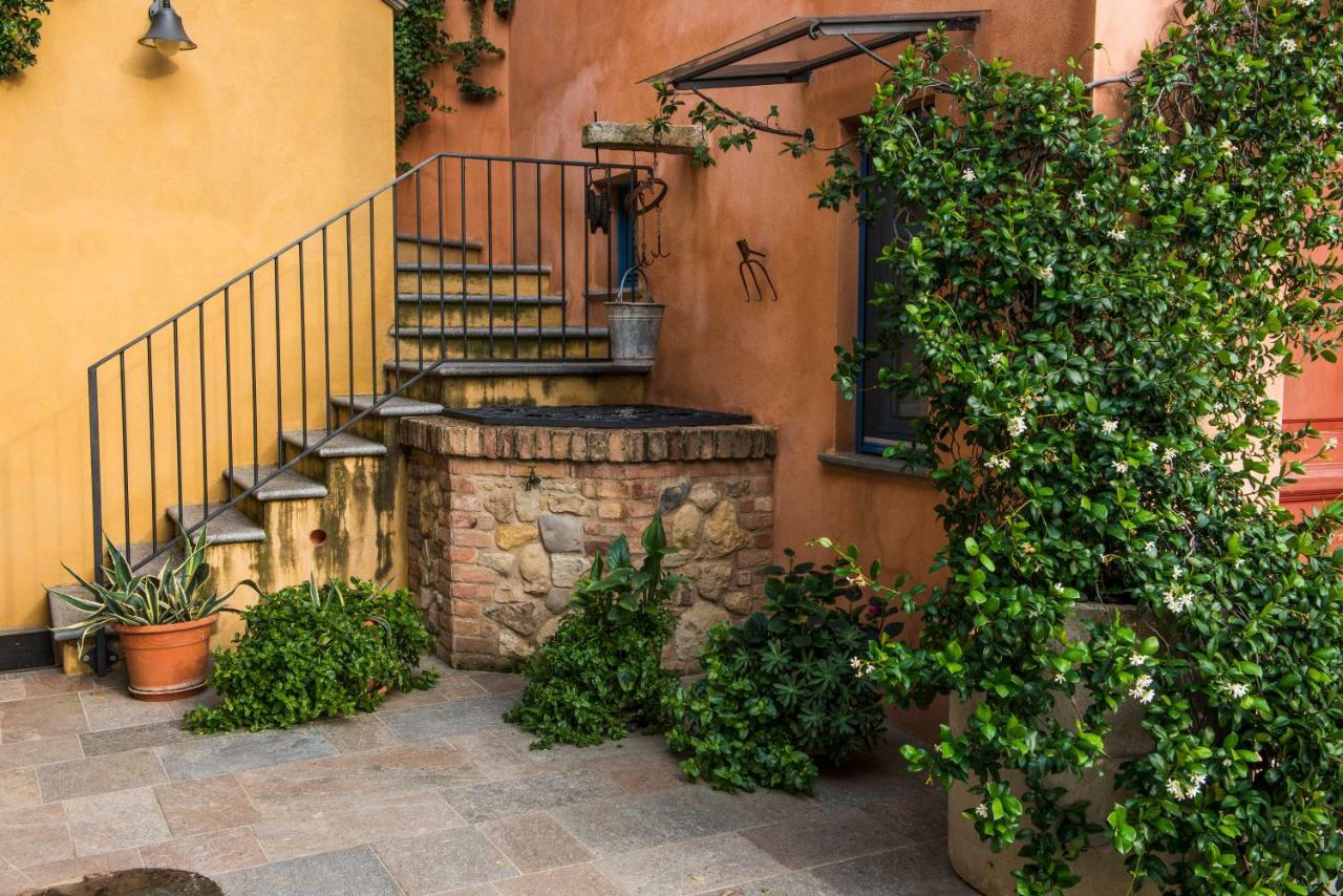 Albergo Ristorante Garibaldi Cisterna dʼAsti المظهر الخارجي الصورة