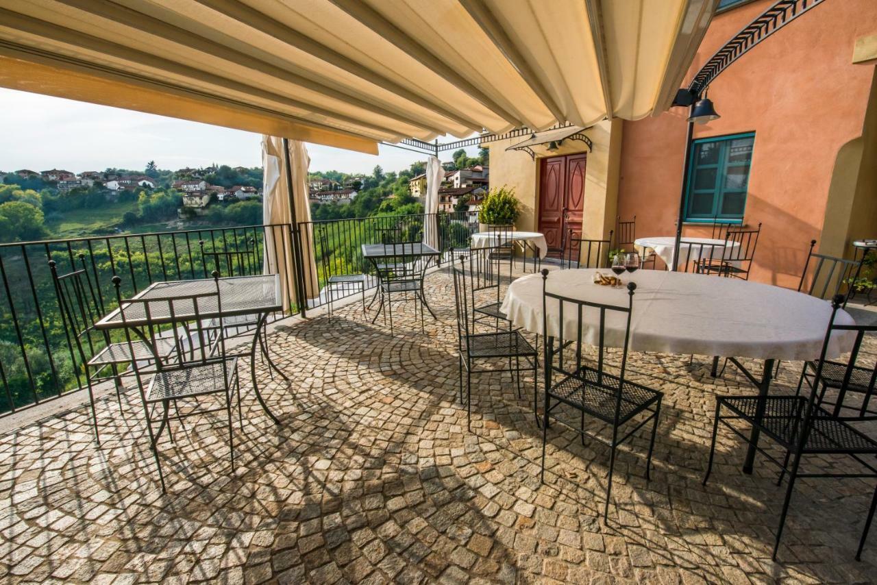 Albergo Ristorante Garibaldi Cisterna dʼAsti المظهر الخارجي الصورة