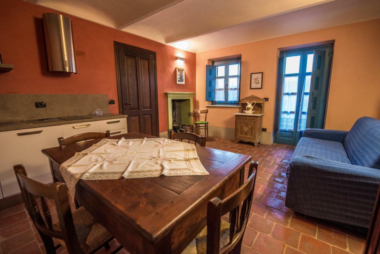 Albergo Ristorante Garibaldi Cisterna dʼAsti المظهر الخارجي الصورة