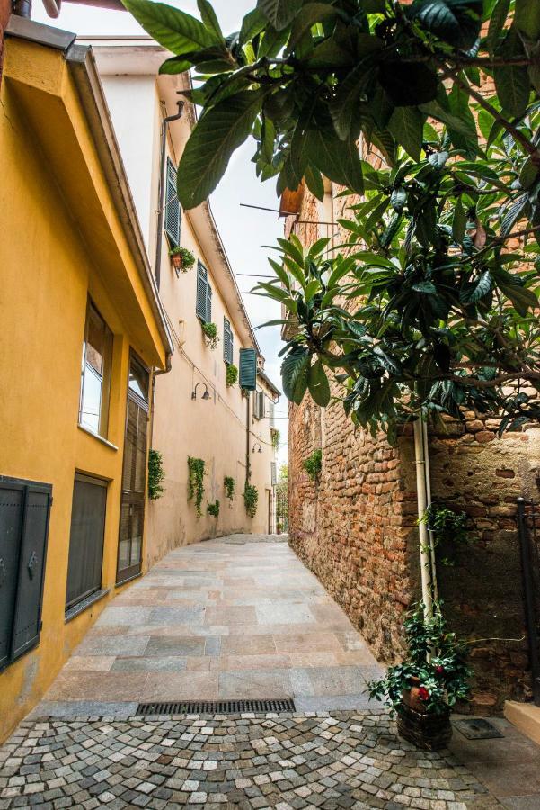 Albergo Ristorante Garibaldi Cisterna dʼAsti المظهر الخارجي الصورة