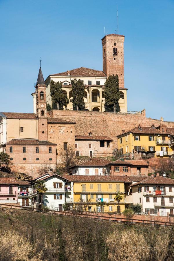 Albergo Ristorante Garibaldi Cisterna dʼAsti المظهر الخارجي الصورة